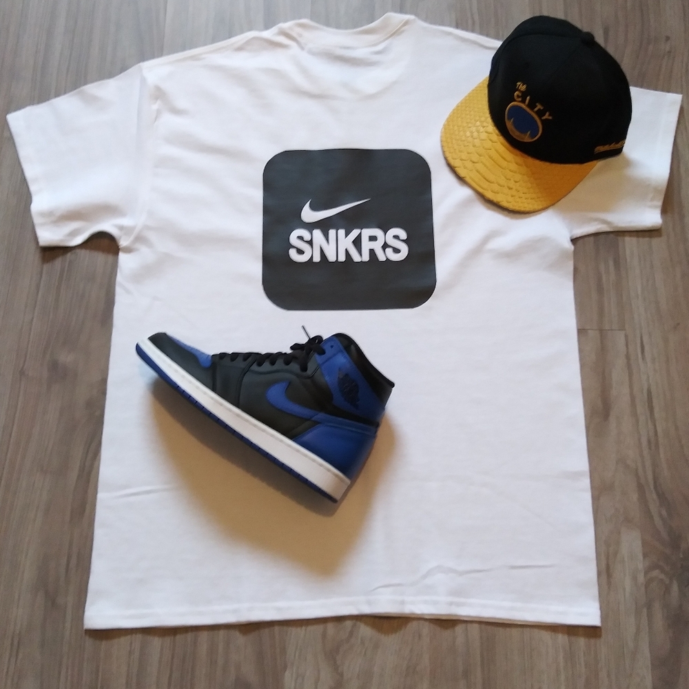 DOPE SNKRS App T-shirt Size Large
